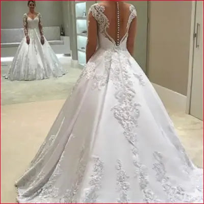 Retro Backless Long Sleeved Lace Decal A-line Wedding Dress Satin Decal With Trailing Wedding Dress Customization