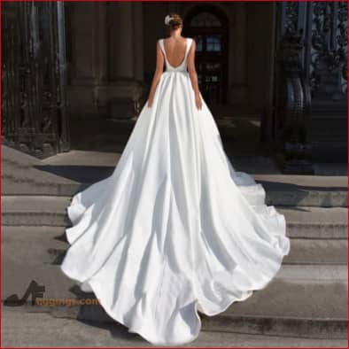Backless Wedding Dress Sleeveless Bridal Gown