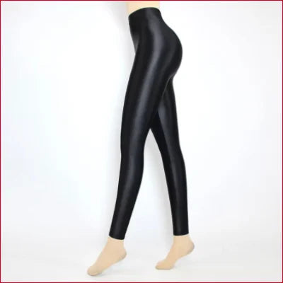 Black shiny liquid leggings on a mannequin showcasing women’s quality fashion in sizes S-XXXL