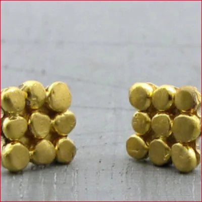 Gold stud earrings in cluster design made of solid 24k gold for boho style