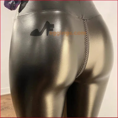 Shiny metallic mannequin lower body in Stylish Black Vegan Leather Crotch Zipper Leggings