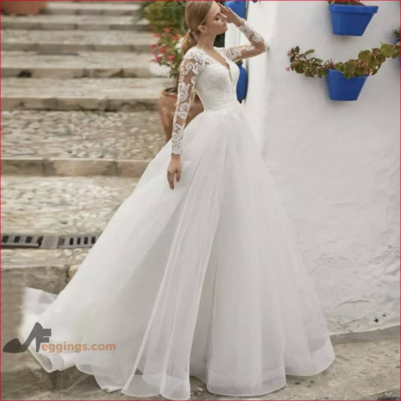 Button Back Wedding Dresses Long Sleeves Bridal Gown