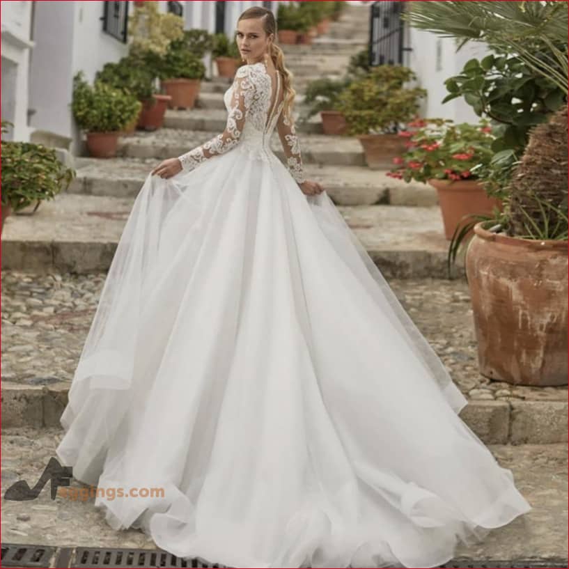 Button Back Wedding Dresses Long Sleeves Bridal Gown